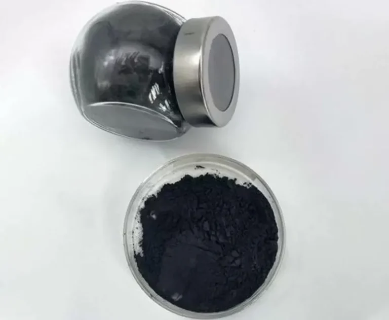 Poudre de carbone poreux ultrafine