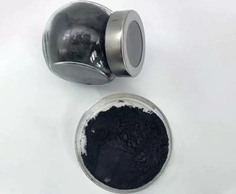 Poudre de carbone poreux ultrafine